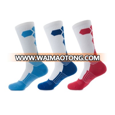 China custom design top quality mens fashion athletic basketball socks